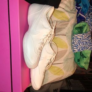 Nike Cheer Unite sneakers size 9